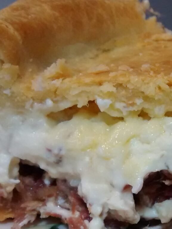 Empadão de Carne Seca com Catupiry