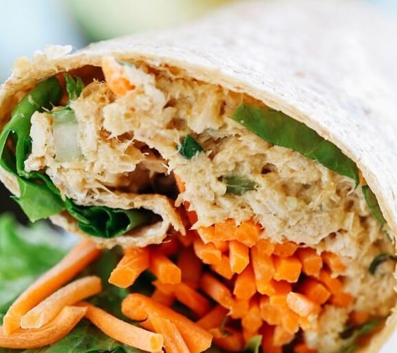 Wrap de Atum com Abacate