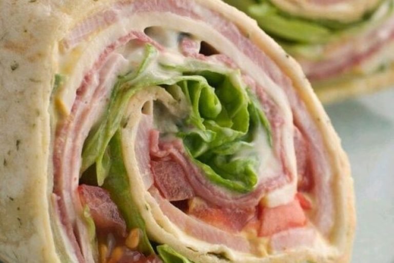 Wrap de Peito de Peru e Alface
