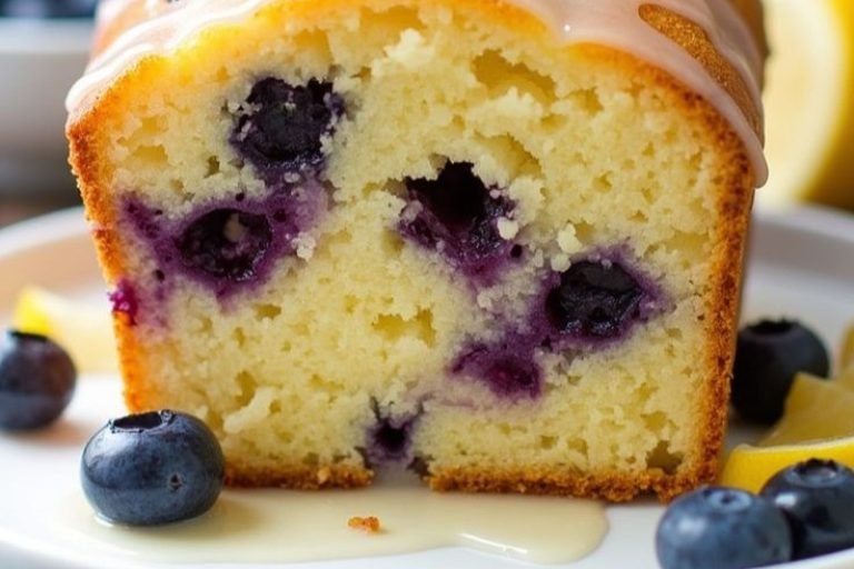 bolo de iogurte com limão e mirtilos