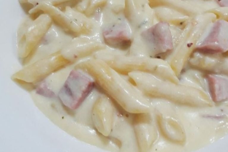 macarrão com presunto e molho branco