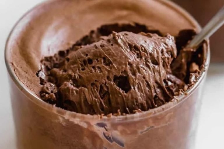 mousse de chocolate com 3 ingredientes