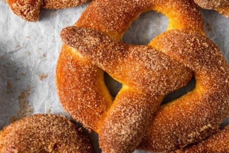 pretzel com açúcar e canela